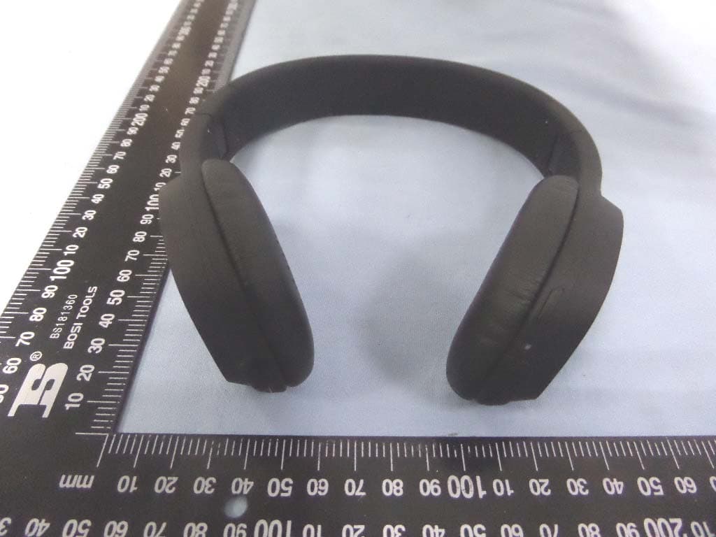 Bluetooth headset - FCC ID R2GL5 - Lezun Limited