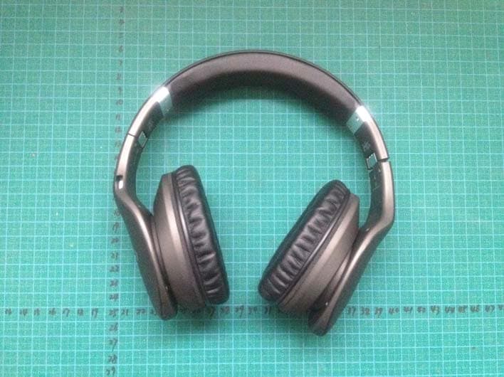 Bluetooth headset - FCC ID R2GLZ380B - Lezun Limited