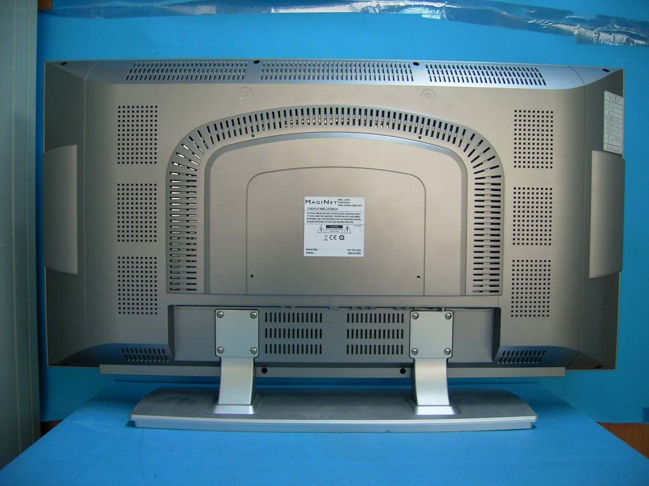 LCD TV Monitor - FCC ID R7DLC-32IU21 - IND Tek Co., Ltd