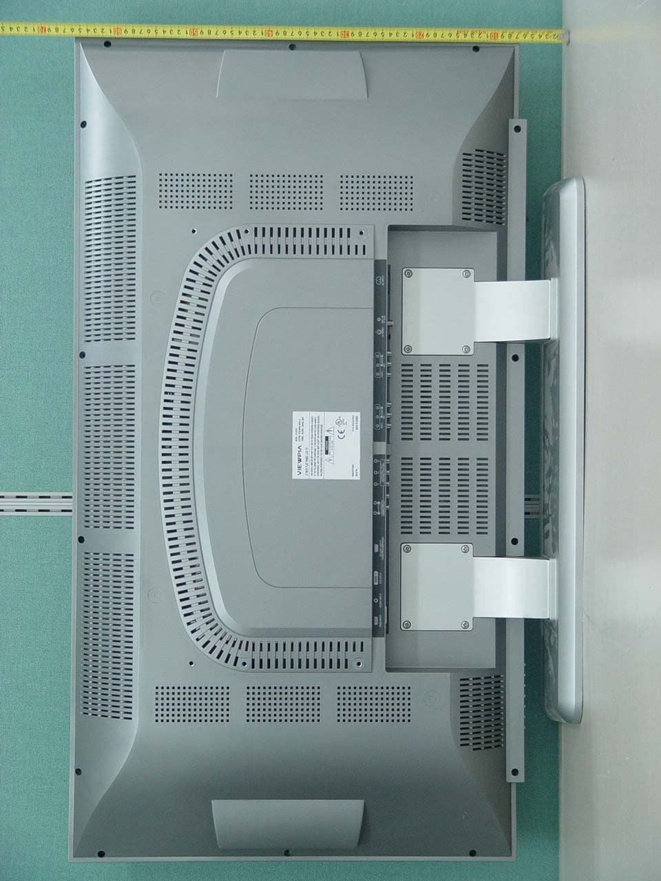 37 LCD TV/MONITOR - FCC ID R7DLCD-37IU11 - IND Tek Co., Ltd