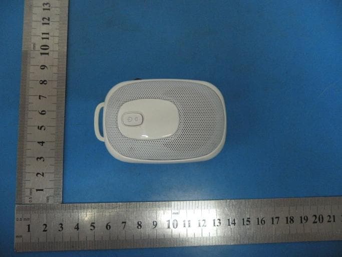 Bluetooth speaker with selfie function - FCC ID R8HYM-S1 - Shenzhen XinHuaMei Electronics Limited Company