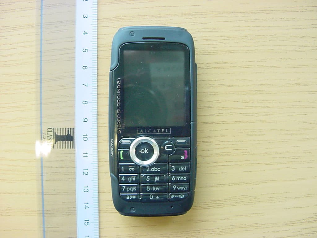 GSM 900/1800/1900 Mobile Phone with BT - FCC ID RAD026 - TCT Mobile Limited