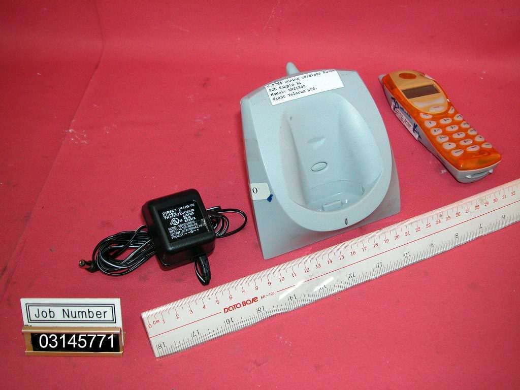 900MHz/5.8GHz Cordless Phone w/ CID - Base Unit - FCC ID RAQOL5800B - Giant Telecom Limited