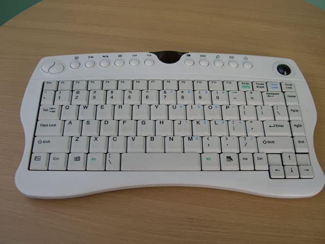 Bluetooth Trackball Keyboard - FCC ID ROZWINGKEY - Bluelogic Technologies Inc.
