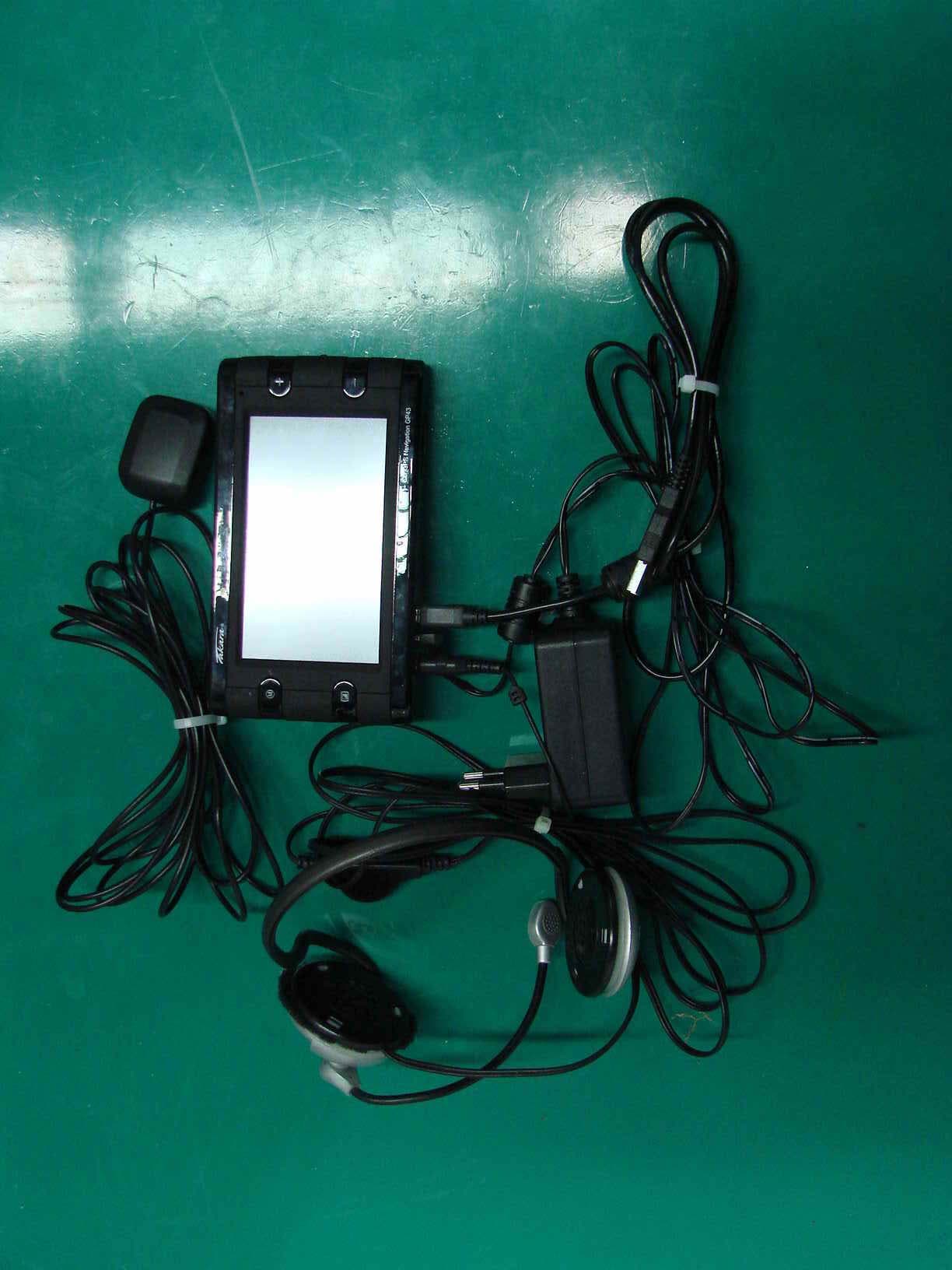 Portable GPS Navigation Device - FCC ID S3BV4050 - Carpoint Co., Ltd.