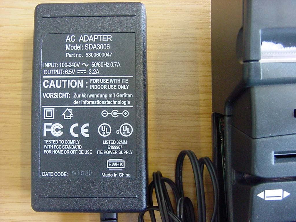 Hand held portable terminal - FCC ID SEKGR48 - Ingenico Belgium SRL