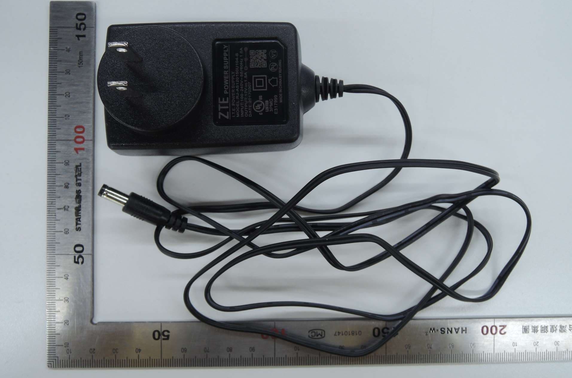 LTE/WCDMA/GSM (GPRS) Multi-Mode Wireless Router (GSM/WCDMA/LTE/WIFI) - FCC ID SRQ-MF286R - ZTE Corporation