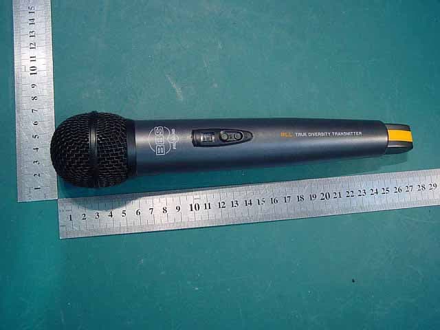 Wireless Handheld Microphone - FCC ID UFF-M950ED - BBS Prosound Limited