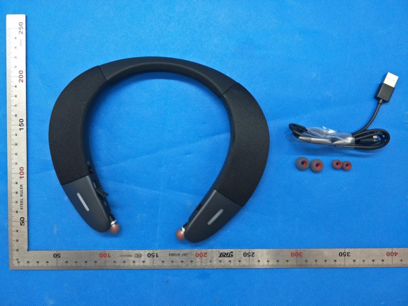 Bluetooth Headset with Speaker - FCC ID UHBSX-822 - Shenzhen Shuaixian Electronic Equipment Co., Ltd.