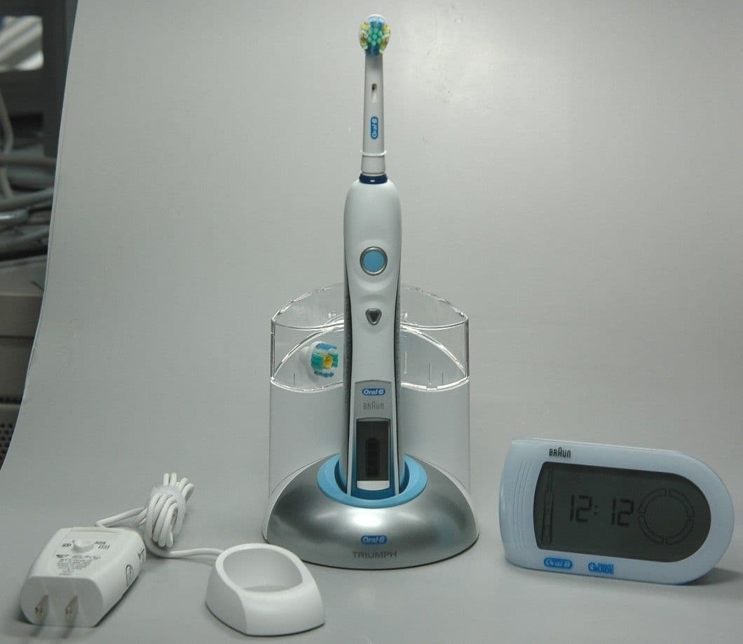 Electric Toothbrush - FCC ID USQ3738 - Braun GmbH