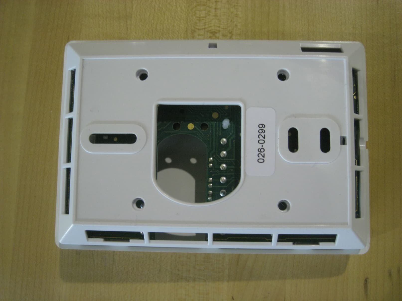 WIRELESS THERMOSTAT/DATA TERMINAL - FCC ID V95-VTR - Viconics Electronics Inc.