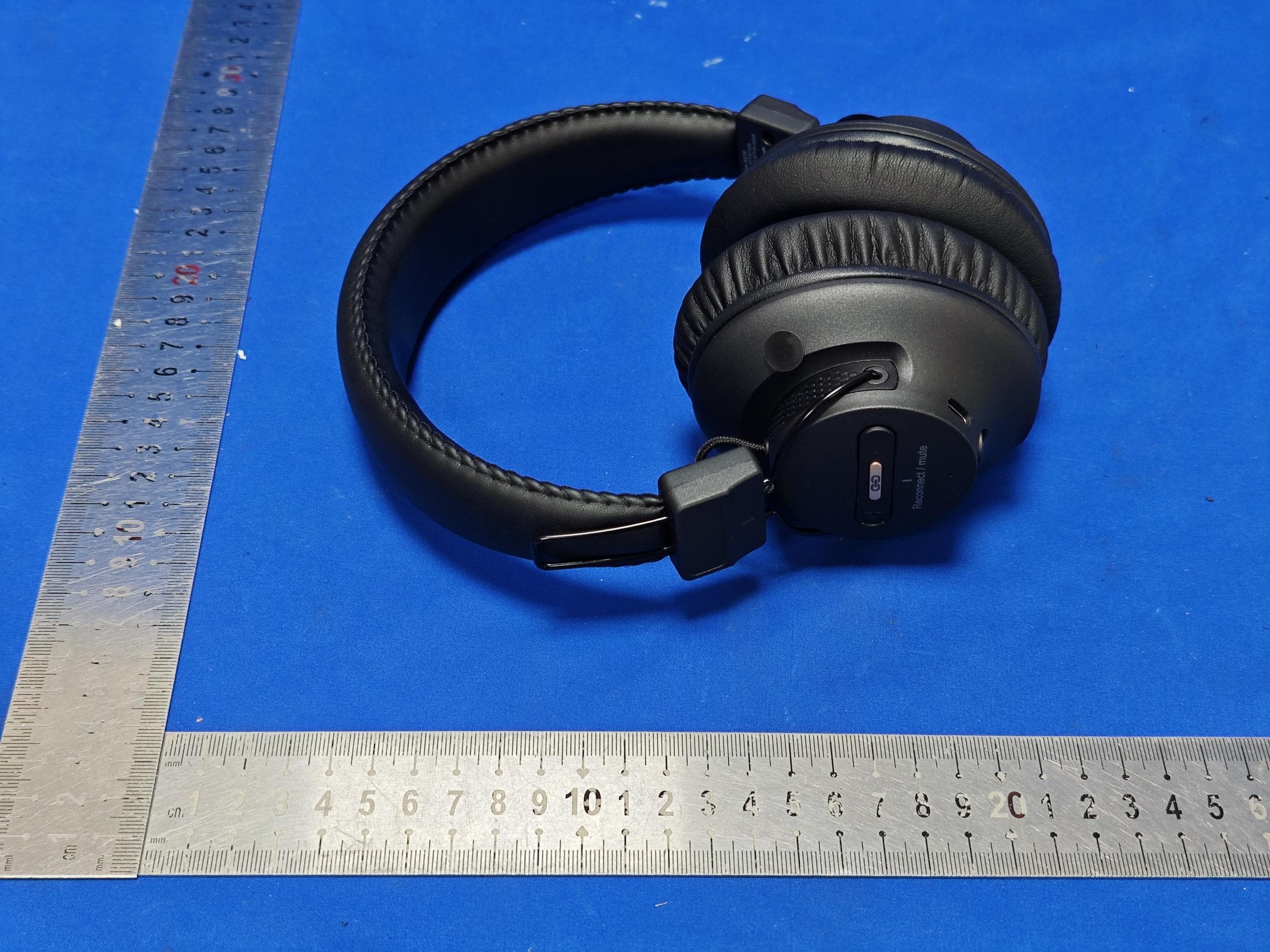 wireless headphones - FCC ID WJ5-BTHS-AS9S - Avantronics Limited