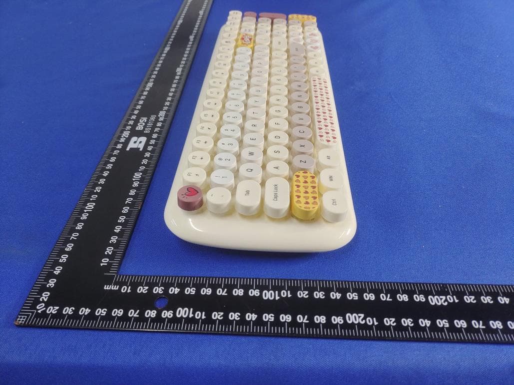 Wireless Keyboard - FCC ID WOX-SK-646AGH - Shenzhen SQT Electronics Co., Ltd.