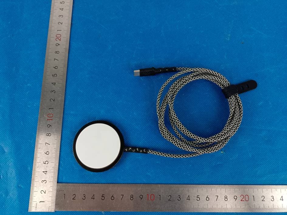 Magnetic Charger - FCC ID WWE-2IHQI085 - LIFEWORKS TECHNOLOGY GROUP LLC.