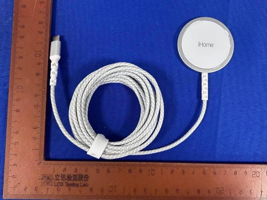 15W MAGNETIC WIRELESS CHARGER - FCC ID WWE-2IHQI2130 - LIFEWORKS TECHNOLOGY GROUP LLC.
