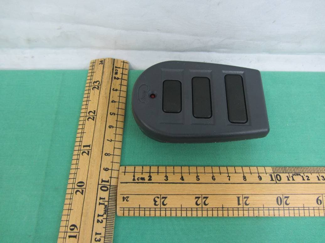 Remote Transmitter - FCC ID X7OEM101R1 - 9141-0720 Quebec Inc. DBA MANARAS/OPERA