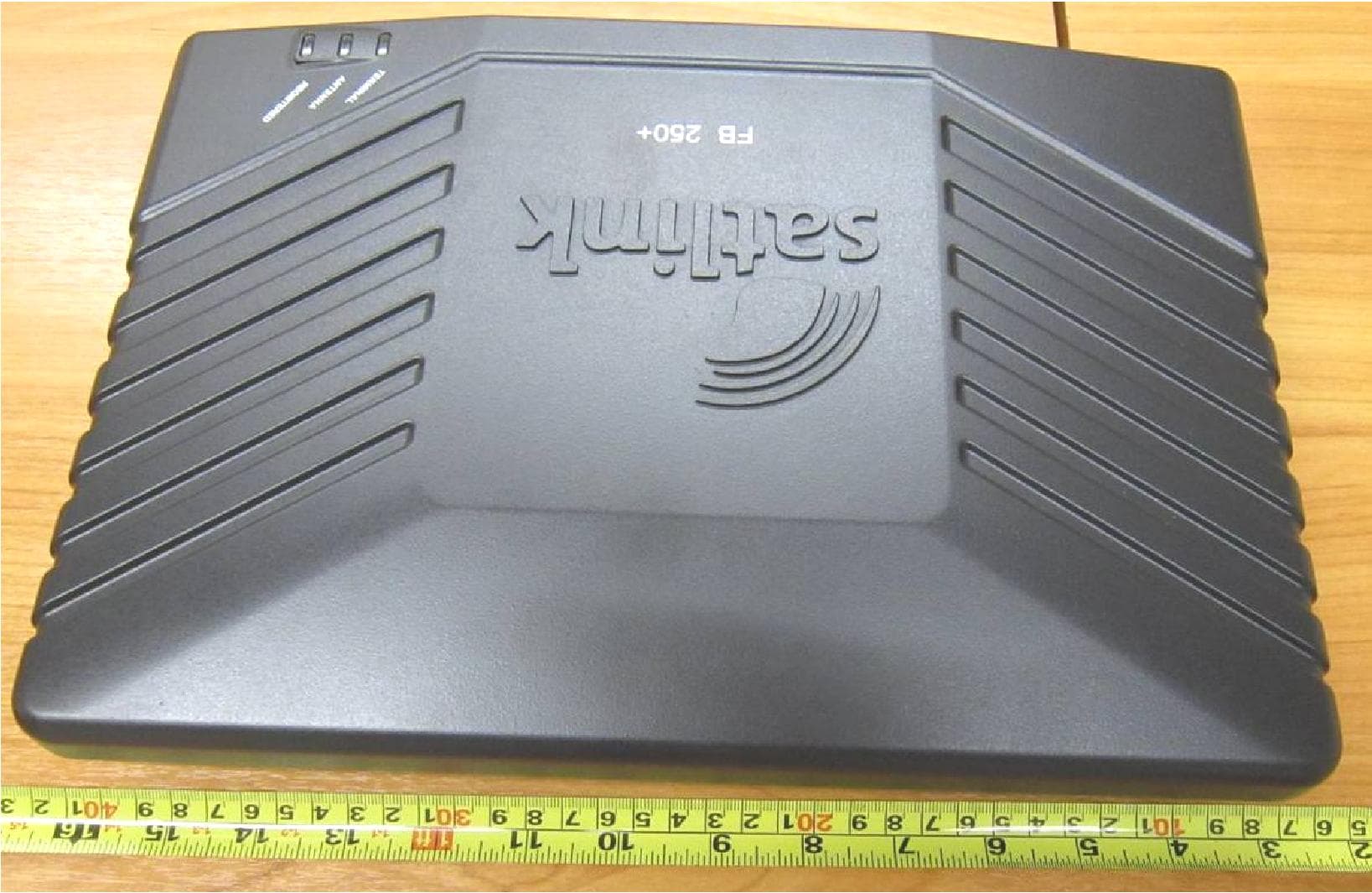 INMARSAT FLEET BROADBAND TERMINAL - FCC ID XGW-SLFB250PLUS - Satlink S.L.