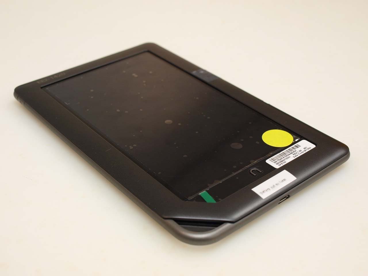 Electronic Reading Device - FCC ID XHHBNRV200-A - Nook Digital LLC