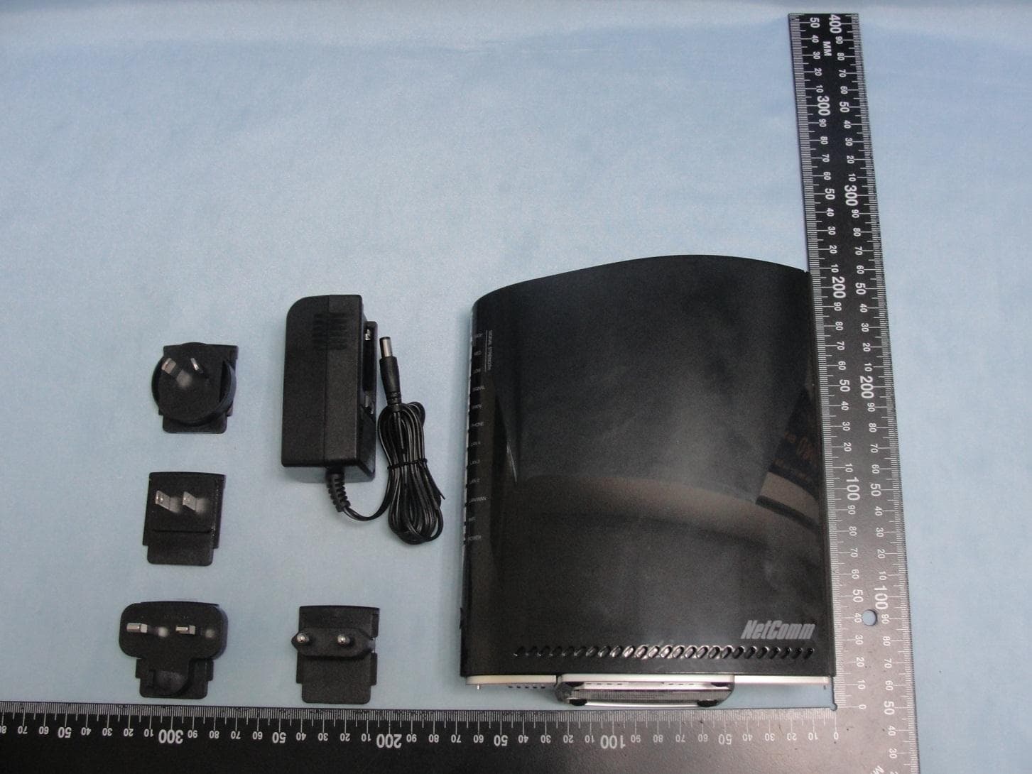HSPA+WIFI ROUTER WITH VOICE - FCC ID XIA-3G22WV - NetComm Wireless Pty Ltd