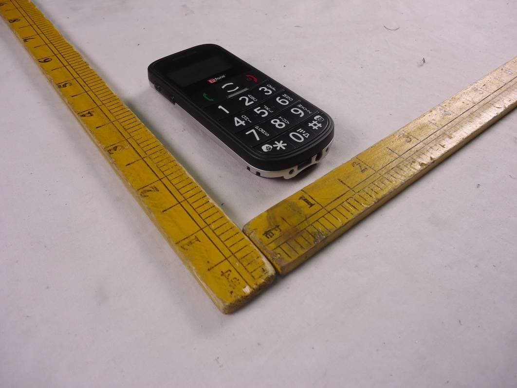 GSM Mobile Phone - FCC ID XM8AEGS40 - AEG Portuguesa, S.A