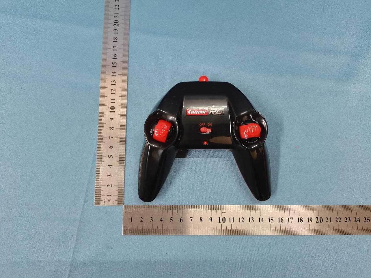 Remote Control Toy Transmitter (2.4GHz) - FCC ID YFA370900049I - Carrera Toys GmbH