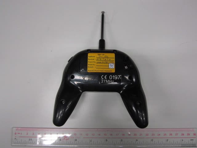 Low Power Transmitter (27.145MHz) - FCC ID YFA900031 - Carrera Toys GmbH