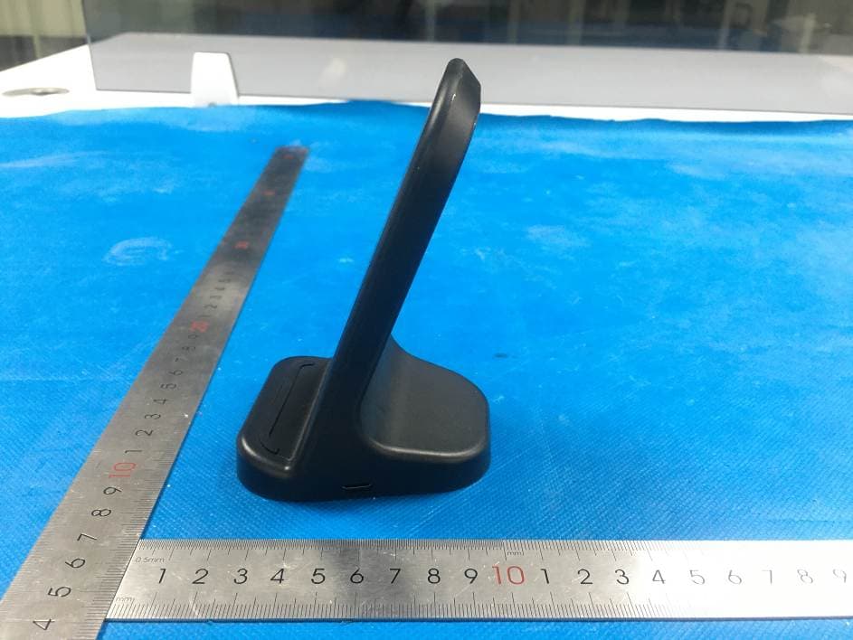 10W Fast Charge Wireless Charger Stand - FCC ID YJW-06348 - Superior communications .