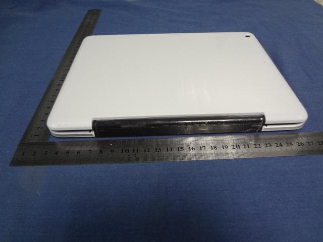 iPAD Accessory with KB and BT radio - FCC ID YUG-C51001 - CLAMCASE, LLC