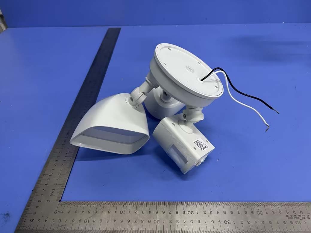 Smart Floodlight Camera - FCC ID Z63-E97 - SHENZHEN AONI ELECTRONIC CO., LTD.