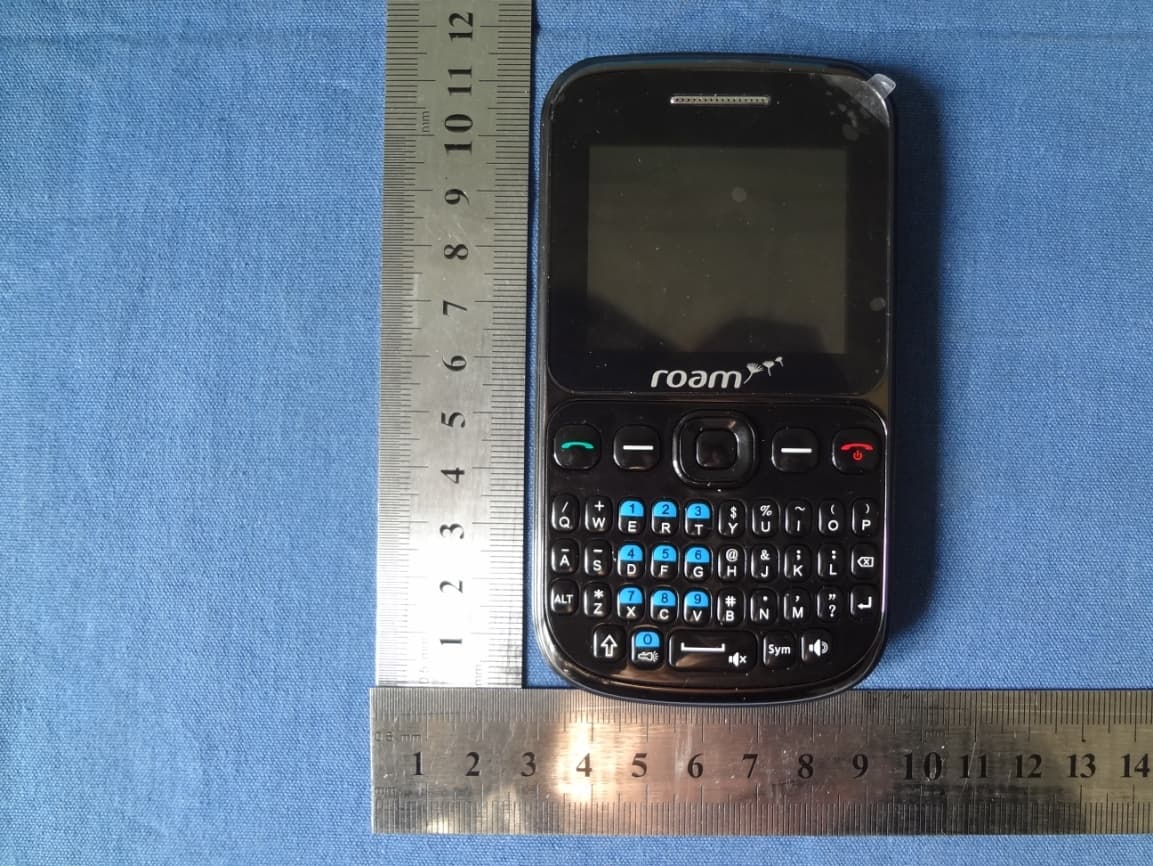 GSM MOBILE PHONE - FCC ID Z6RSMFB201 - Social Mobile Telecommunications