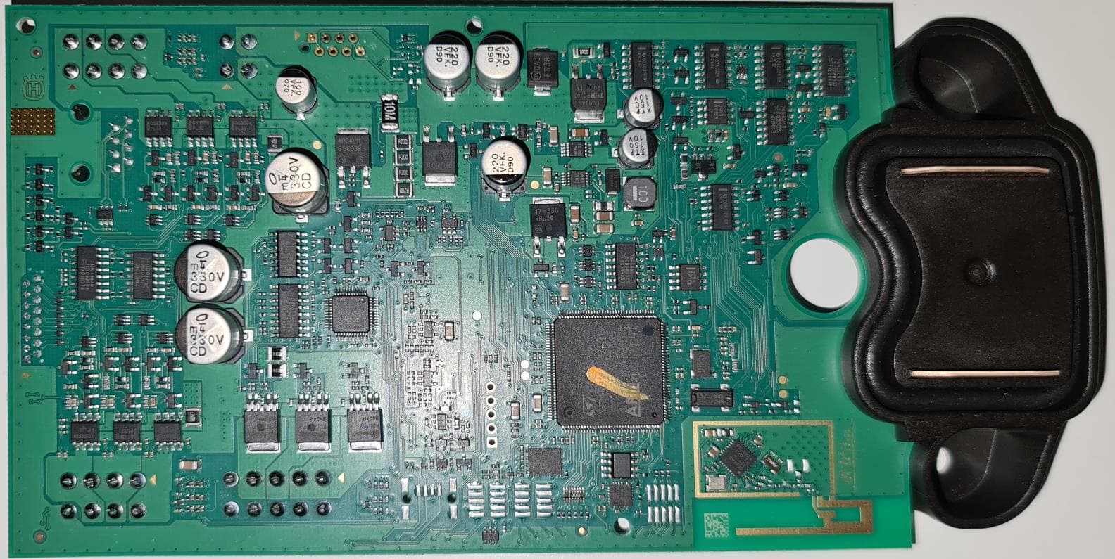 Main Board with Bluetooth functionality - FCC ID ZASHQ-BLE-1J - HUSQVARNA AB