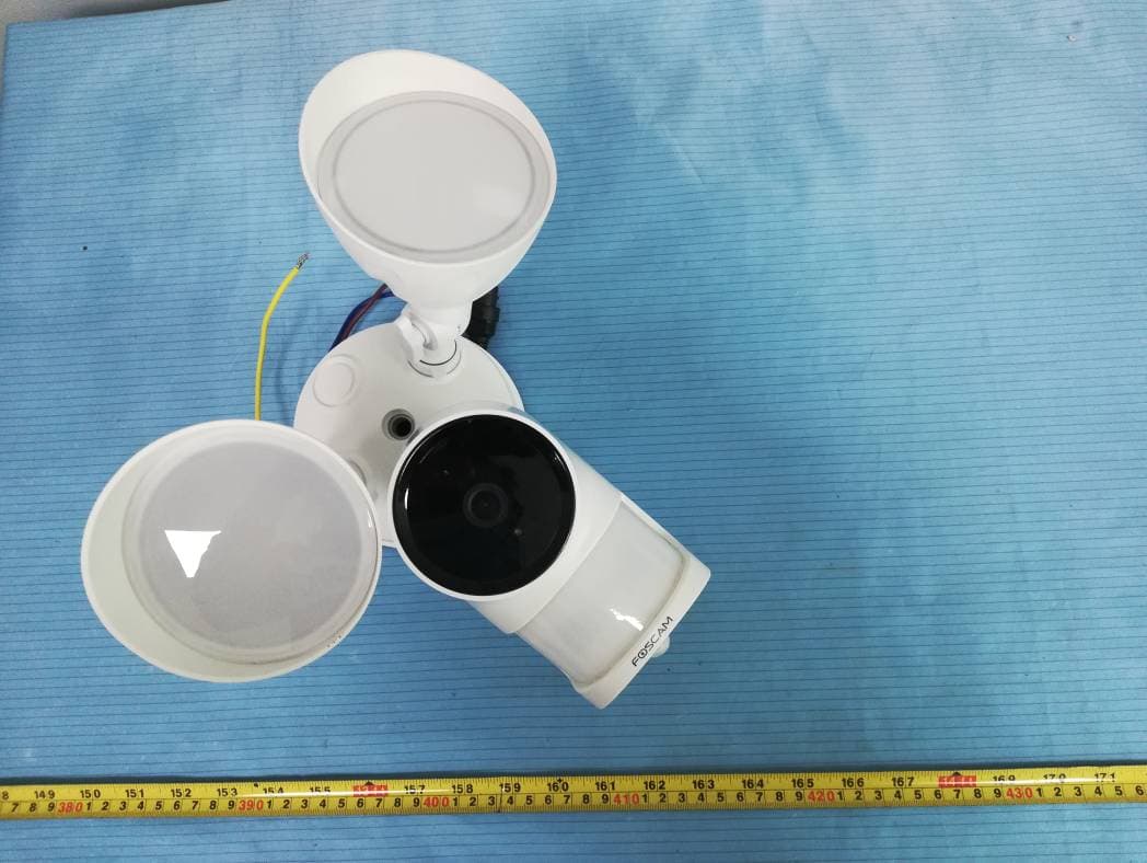 4.0 MP Wireless Floodlight Camera - FCC ID ZDEF41 - ShenZhen Foscam Intelligent Technology Co., Ltd.
