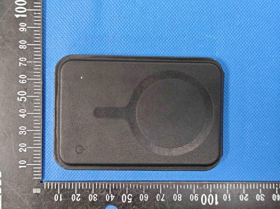 FindAll Magnetic Wallet Stand - FCC ID ZE9-ST-LFMWS - Sariana LLC